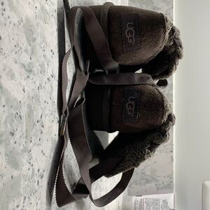 UGG ultra cute classic cardi cabled knit boots, girl US 1